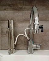Purificateur d'eau sur évier inox Aragon Aqua Geyser